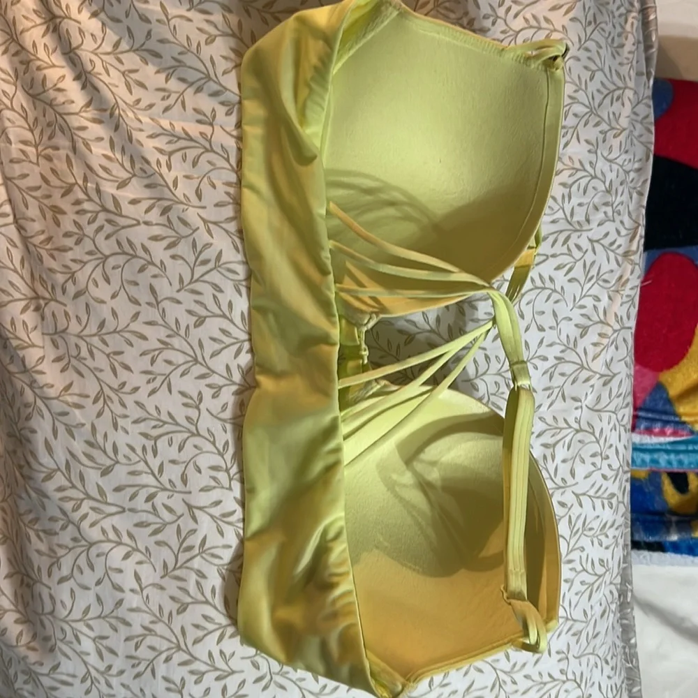 Victoria Secret bra 36C. Brand new never worn - Picture 2 of 2